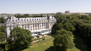 VUE BÂTISSE CHÂTEAU EN FOND