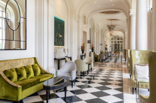 Peacock Alley - Trianon Palace_Versailles - © Waldorf Astoria Trianon Palace Peacock Alley - Trianon Palace_Versailles