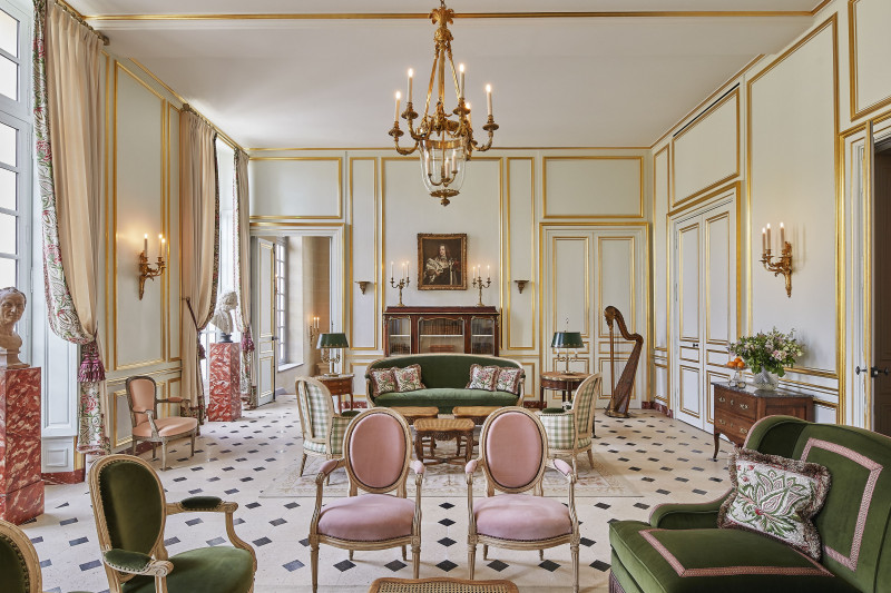 Grand Controle's Library
