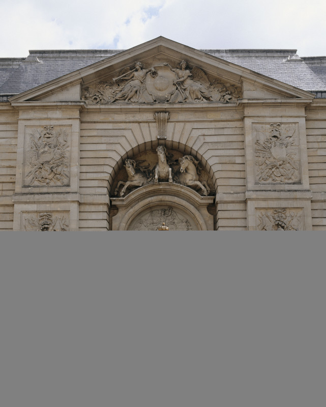 Le Carrosse du Sacre devant la Grande Ecurie