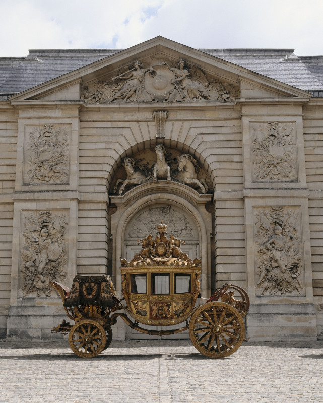 Le Carrosse du Sacre devant la Grande Ecurie