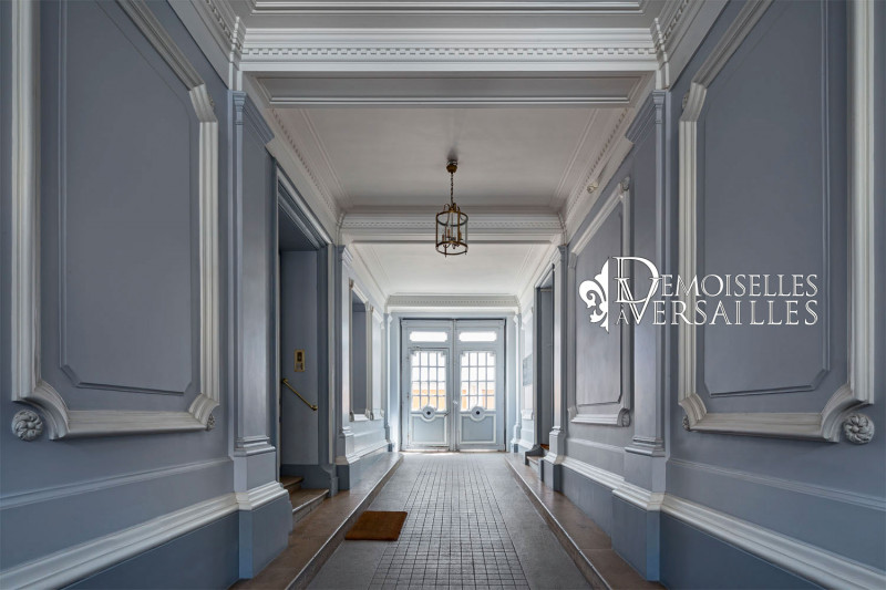 Corridor - © Les Demoiselles à Versailles Corridor