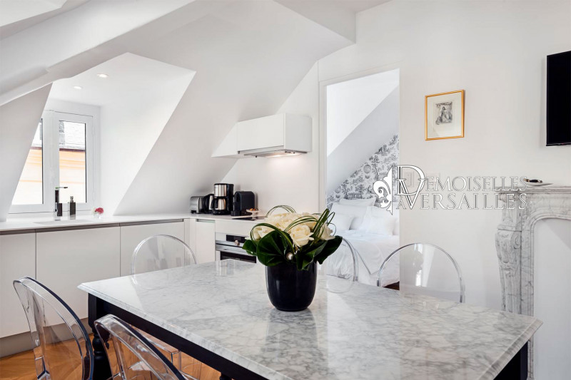 Kitchen and dining room - © Les Demoiselles à Versailles Kitchen and dining room