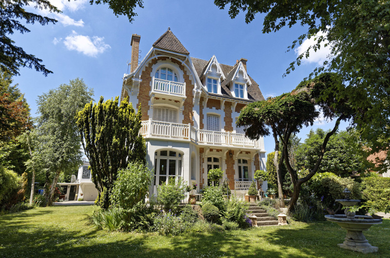 La Villa La Celle - Les Demoiselles à Versailles_La Celle-Saint-Cloud - © Les Demoiselles à Versailles La Villa La Celle - Les Demoiselles à Versailles_La Celle-Saint-Cloud